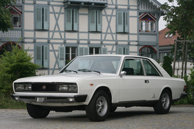 Fiat 130 Coupé (1974) - auch heute, über 40 Jahre später, wirkt der Fiat noch sehr elegant, obschon wir uns inzwischen an andere Proportionen gewöhnt haben