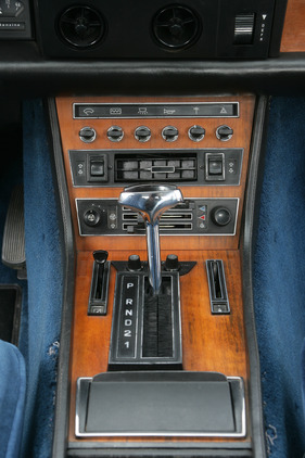 Fiat 130 Coupé (1974) - die Schalter sind klar beschriftet, hier muss nicht gerätselt werden