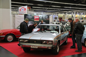 Fiat 130 Coupé (1974) - mit Automatik aus der Schweiz, angeboten für EUR 36'000 - Retro Classics Bavaria 2019