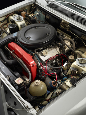 Fiat 130 Familiare (1974) - 3,2-Liter-V6-Motor mit 165 PS