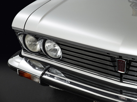 Fiat 130 Familiare (1974) - Doppelscheinwerfer und viel Chrom
