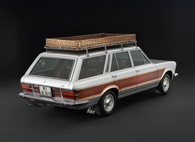 Fiat 130 Familiare (1974) - ab der B-Säule unterscheiden sich Limousine und Kombi Fiat 130 Familiare (1974) - ab der B-Säule unterscheiden sich Limousine und Kombi