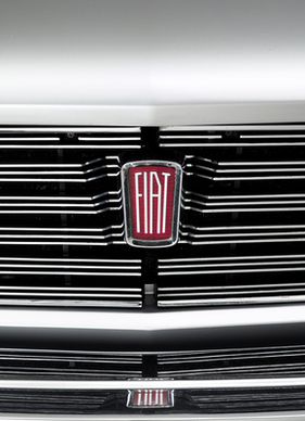 Fiat 130 Familiare (1974) - das Fiat-Zeichen auf dem Kühlergrill