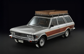 Fiat 130 Familiare (1974) - in Länge und Breite unterscheiden sich Limousine und Kombi kaum Fiat 130 Familiare (1974) - in Länge und Breite unterscheiden sich Limousine und Kombi kaum