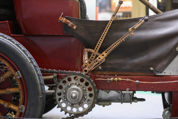 Fiat 130 HP (1907) - Kettenantrieb, Leichtbaumassnahmen wohin man schaut - Rétromobile Paris 2024