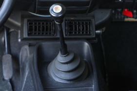 Fiat 131 Abarth Rally (1976) - Fünfganggetriebe mit dem 1. Gang links hinten