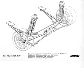 Fiat 131 Abarth Rally (1976) - hintere Einzelradaufhängung mit McPherson-Federbeinen