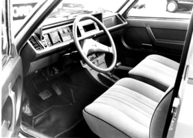 Fiat 132 (1977) - Cockpit des neuen Fiat-Topmodells - Genfer Autosalon 1977