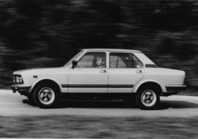 Fiat 132 (1981) - rasante Version *2000 Iniezione eletrronica, also mit elektronisch gesteuerter Einspritzung