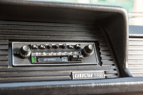 Fiat 132 GLS (1976) - Grundig-Radio von damals