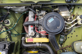 Fiat 132 GLS (1976) - zwei obenliegende und per Zahnriemen angesteuerte Nockenwellen im Leichtmetall-Zylinderkopf