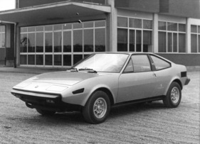 Fiat 132 S Coupé 'Flares' (1972) - Klappscheinwerfer am Michelotti-Coupé