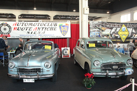 Fiat 1400 von 1951 und 1400 B auf dem Clubstand - Auto e Moto d'Epoca Padova 2015