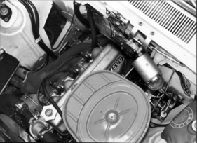 Fiat 1500 (1962) - Blick unter die Motorhaube des Testwagens