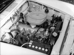 Fiat 1500 (1962) - Blick unter die Motorhaube einer britischen Version