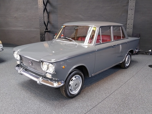 Fiat 1500 (1963) – Ausstellung "125 Jahre Fiat" in der Autoworld Brüssel