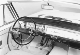 Fiat 1500 (1965) – Lenkradschaltung serienmässig, Knüppelschaltung auf Wunsch nur in Deutschland