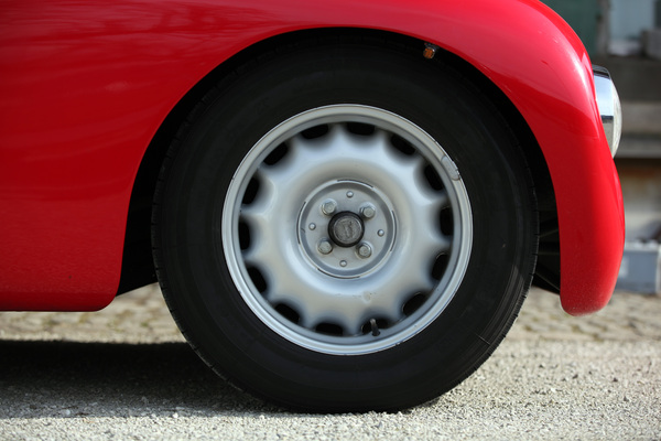 Fiat 1500 Barchetta (1937) - Reifen 5.00 x 16