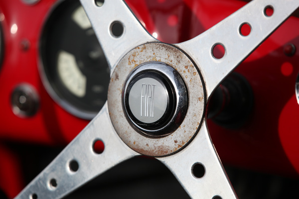 Fiat 1500 Barchetta (1937) - Wenigstens auf der Lenkradnabe findet sich ein Fiat-Zeichen