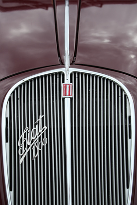 Fiat 1500 Berlina (1936) - auch der Kühler hatte sich der Aerodynamik zu unterordnen