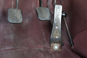 Fiat 1500 Pilato (1965) - der Hebel rechts dient zum Aktivieren des Kriechgangs