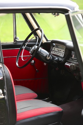 Fiat 1500 Pilato (1965) - sehr aufrechte Sitzposition, durch Trennwand erzwungen