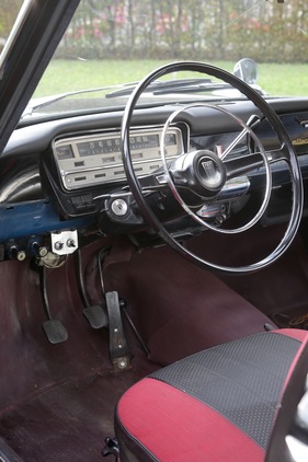Fiat 1500 Pilato (1965) - serienmässiges Interieur mit ein paar Zusatzschaltern