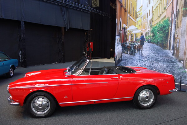 Fiat 1500 Spider (1964) – Ausstellung "125 Jahre Fiat" in der Autoworld Brüssel