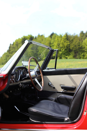 Fiat 1600 S Spider (1964) - geräumiges Cockpit