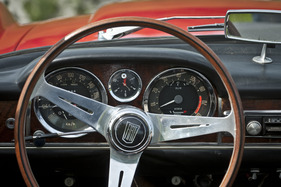 Fiat 1600 S Spider (1964) - links die Geschwindigkeit, rechts die Drehzahl