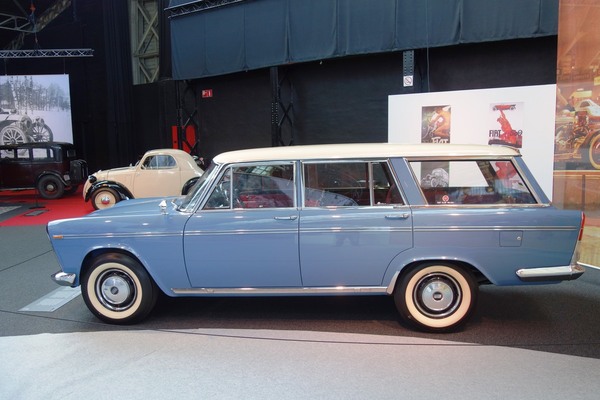 Bild Fiat 2300 Familiare (1965) – Ausstellung "125 Jahre Fiat" in der Autoworld Brüssel
