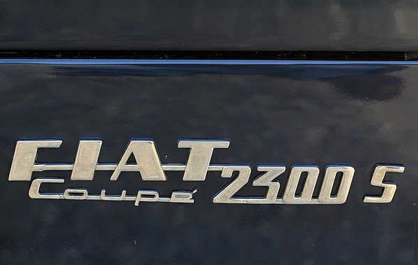 Fiat 2300 S (1966) - Schriftzug des S-Modelles