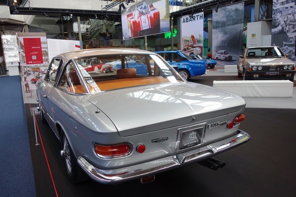 Fiat 2300 S Coupé (1968) – Ausstellung "75 Jahre Abarth" in der Autoworld Brüssel