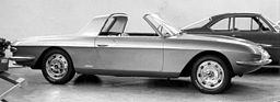 Fiat 2300 S, Pininfarina (1963) - bereits mit Targa-Bügel - auf dem Genfer Automobilsalon des Jahres 1963