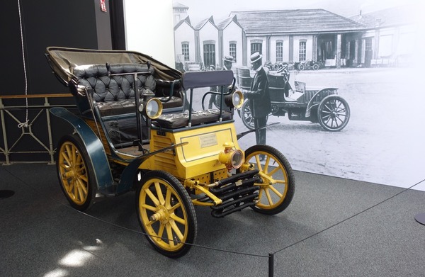 Fiat 3,5 HP (1899) – Ausstellung "125 Jahre Fiat" in der Autoworld Brüssel