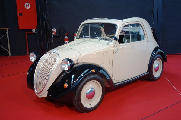 Fiat 500 (1936) – Ausstellung "125 Jahre Fiat" in der Autoworld Brüssel