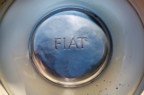 Fiat 500 (1948) - Reserverad mit Fiat-Schriftzug