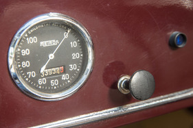 Fiat 500 (1948) - Tacho bis 100 km/h, so schnell wird er aber selten