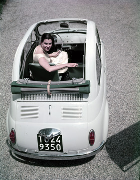 Fiat 500 (1955) - mit dem praktischen Rolldach