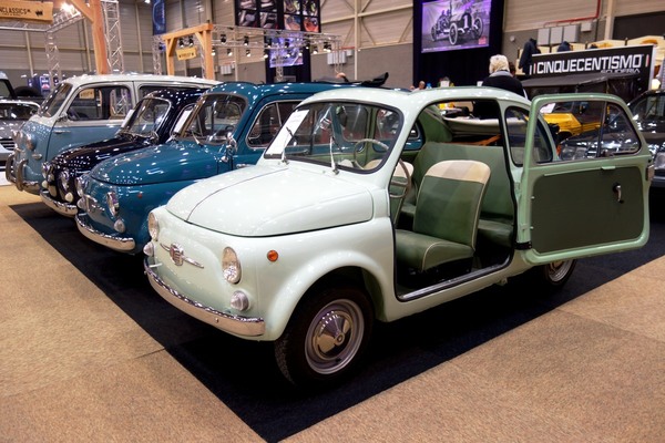 Fiat 500 (1962) - noch mit Selbstmördertüren - InterClassics Maastricht 2018