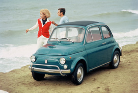 Fiat 500 (1970) - a de luxe model on the beach