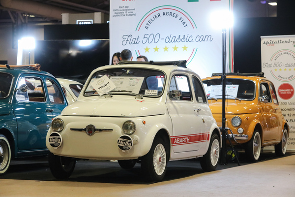Fiat 500 (1972) – angeschrieben mit EUR 18'990, bereits "vendu" – Rétromobile Paris 2025