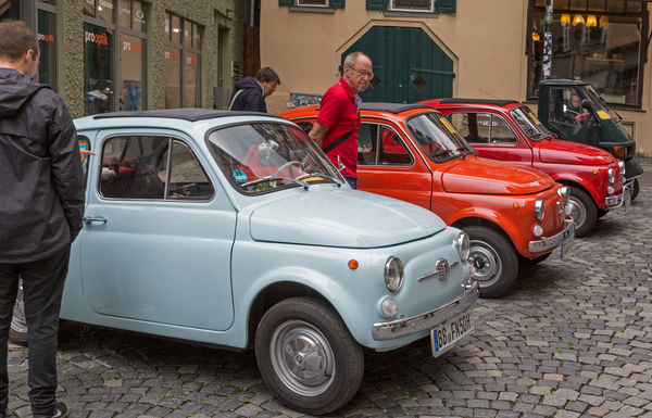 Fiat 500 Aufstellung – Tübingen Classic Oldtimerfestival 2025