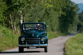 Fiat 500 C Topolino (1949) - bereitet beim Fahren viel Vergnügen