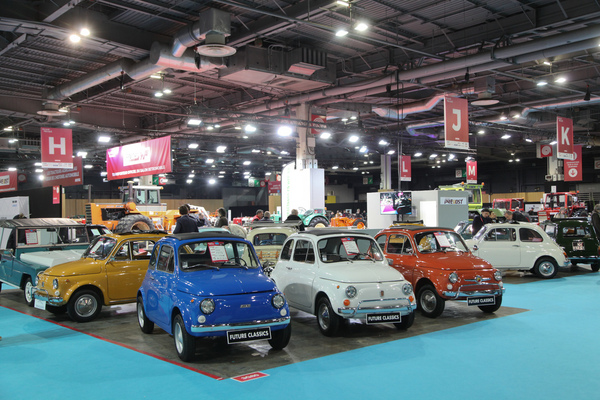 Fiat-500-Ecke im Privatverkauf - Rétromobile Paris 2020