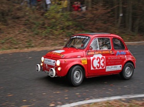 Fiat 500 F - Vorfeldfahrzeug an der ADAC Rallye Köln-Ahrweiler 2012 mit Manuel Dodt (Startnummer C33)