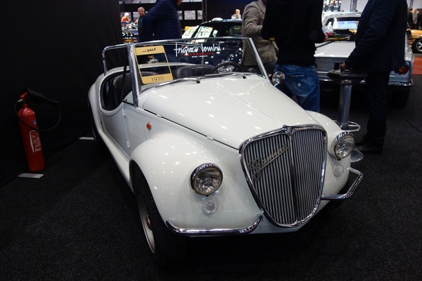 Fiat 500 Gamine (1970) – umgebaut zum Roadster im Vorkriegs-Stil – Interclassics Classic Car Show Brüssel 2023