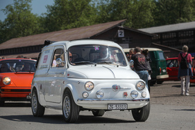 Fiat 500 Giardiniera (1962) - als Mille-Miglia-Service-Mobil - Oldtimer Sunday Morning Mai 2022 (1962)