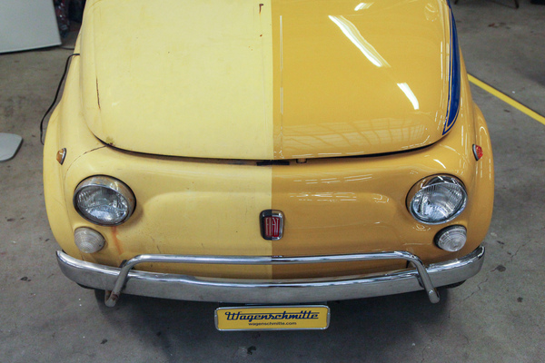 Fiat 500 L von 1969, gezeigt als "Mezzo-mezzo", halb restauriert, bei JuckerTechnik Wagenschmitte - Swiss Classic World Luzern 2021