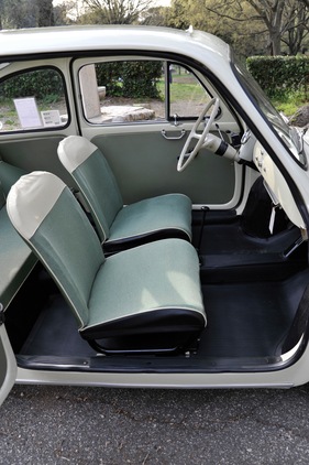 Fiat 500 Nuova (1958) - angeboten als Lot 306 an der Versteigerung von RM Auctions in Monaco am 12. Mai 2012 (1958)